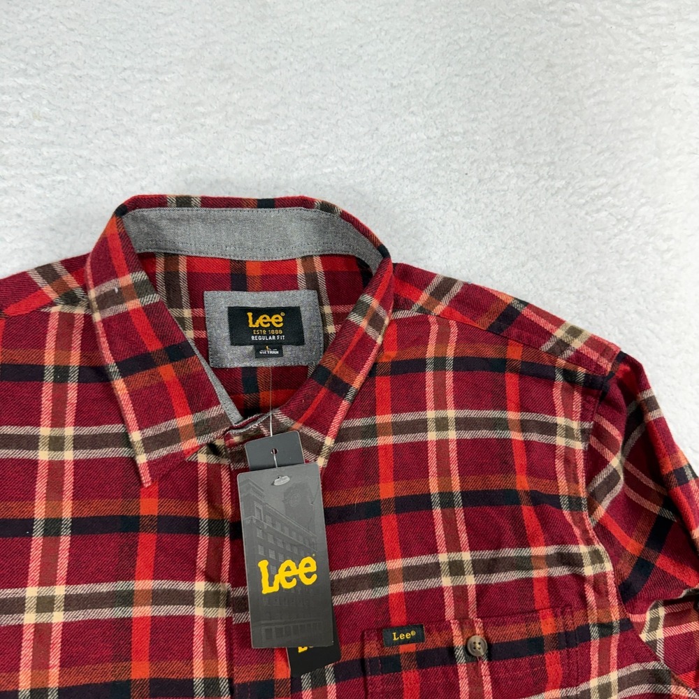 Lee Button Up Flannel Shirt Mens Large Regular Fit Red Plaid Long Sleeve NWT - Picture 4 of 8